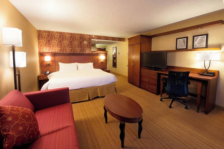 Room 9 of 37